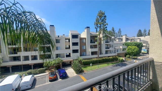 Building Photo - 21520 Burbank Blvd