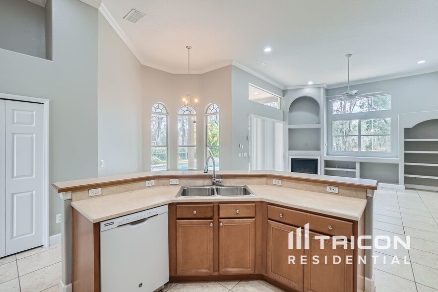 Building Photo - 639 Gulf Land Dr