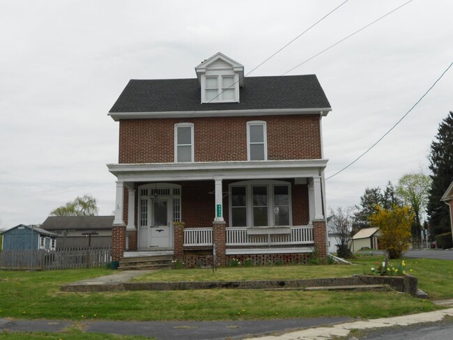 Primary Photo - 4050 Main St