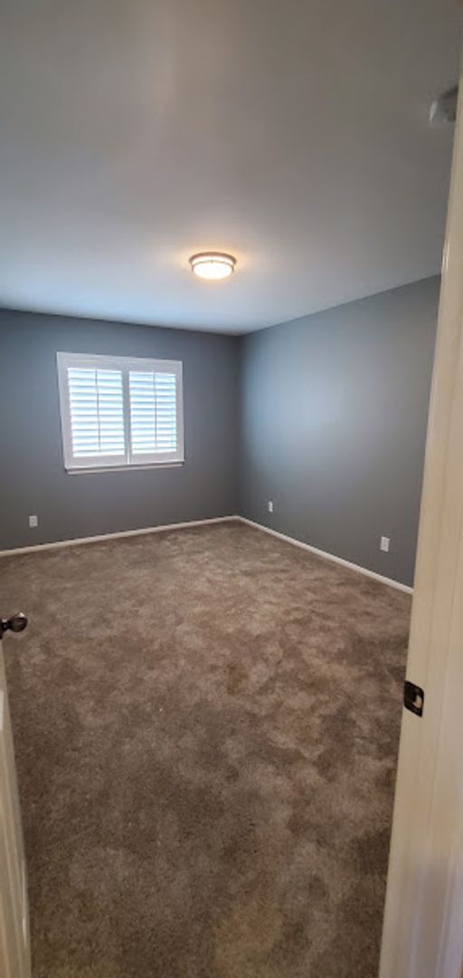 Building Photo - Beautiful House in the Lovely Fair Oaks Ra...