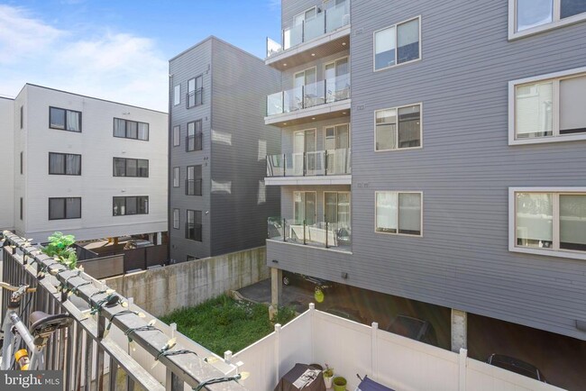 Building Photo - 1624 Cambridge St