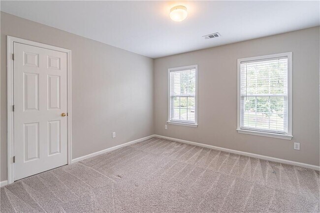 Building Photo - 230 Albrighton Ct
