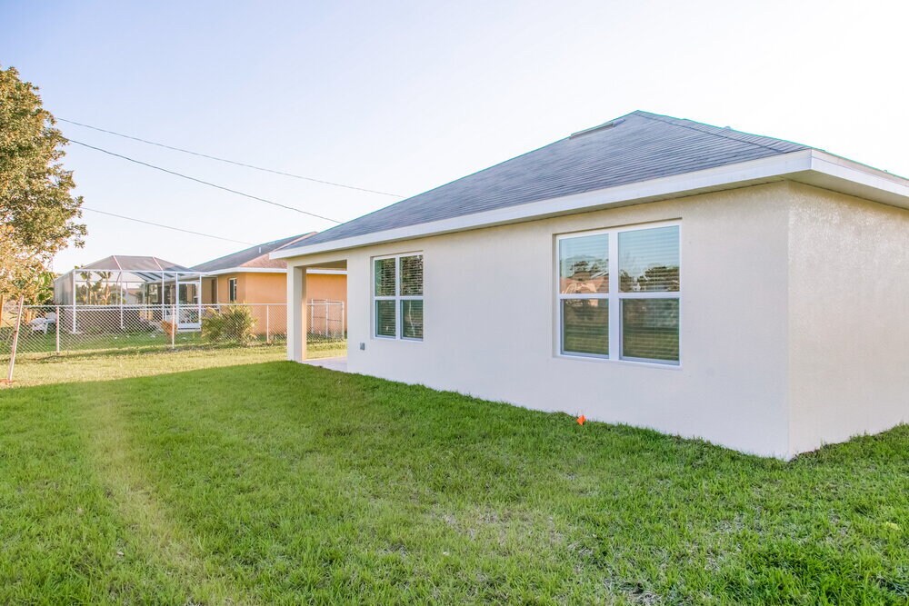 Building Photo - 1005 SW 12th Ave
