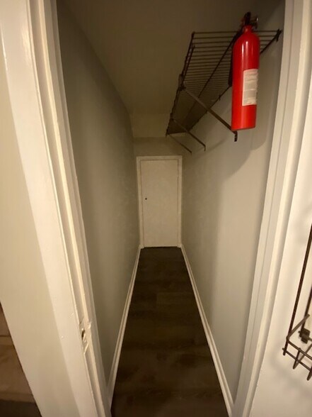 Building Photo - 3909 Overland Hts