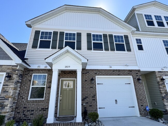 Building Photo - First Time Rental - Ready July 30th! 4 Bedrooms PLUS Loft! Great Views! Dog Park - Stocked Fishin...