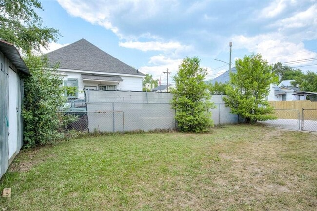 Building Photo - 1740 Starnes St