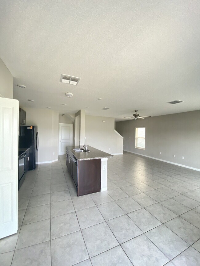 Building Photo - 7012 Samuel Ivy Dr