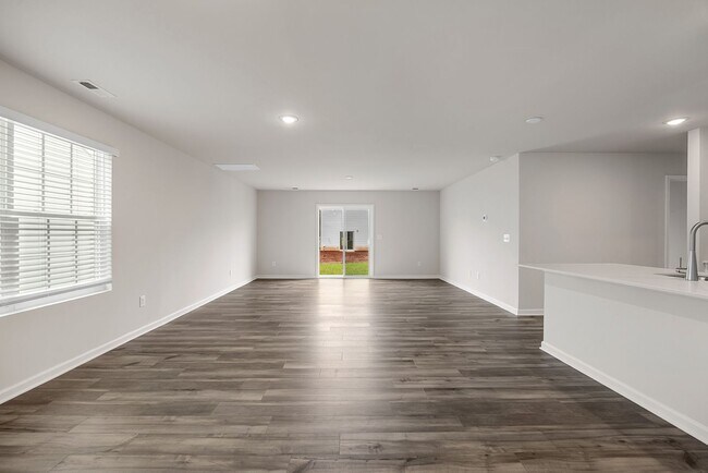 Building Photo - New constructed 5 bed 3 Bath Inman SC