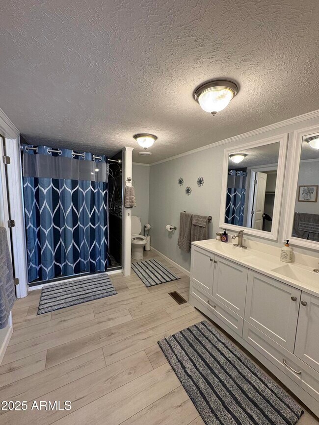 Building Photo - 147 Earl Dr