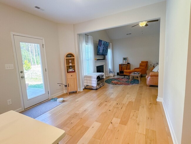 Building Photo - Coming soon! 3 Bedroom 2 Bathroom