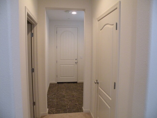 Building Photo - 830 San Bernardo Ln