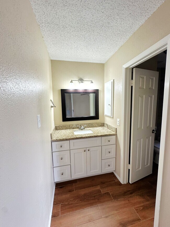 Building Photo - 22610 Leedstown Ln