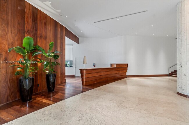 Building Photo - 5161 Collins Ave