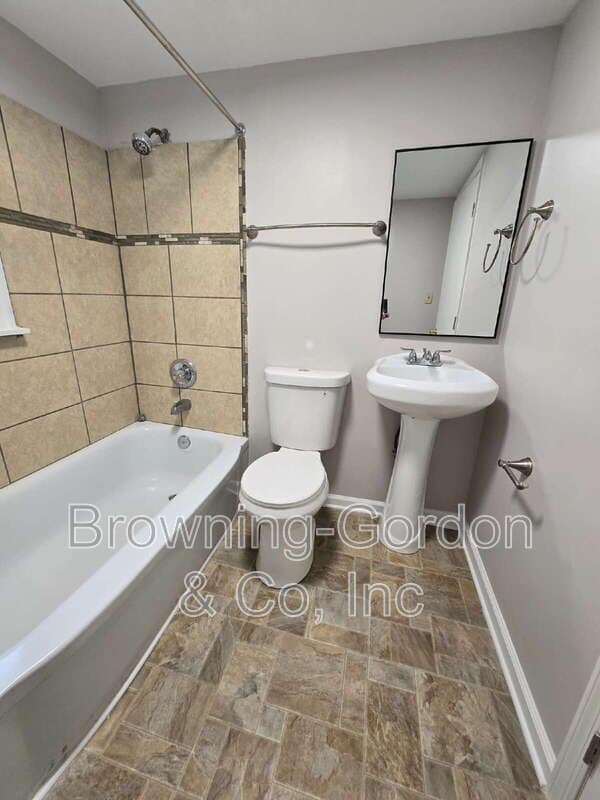 Building Photo - 2803 W Linden Ave
