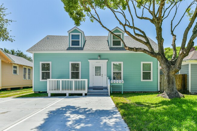 Primary Photo - 4323 Ursuline St