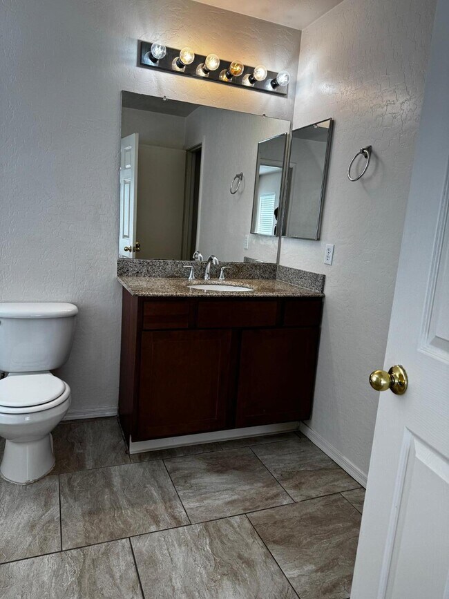 Building Photo - 14613 N 154th Ave