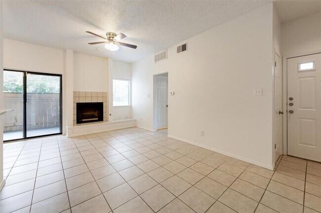 Building Photo - 9100 Mountain Ridge Dr