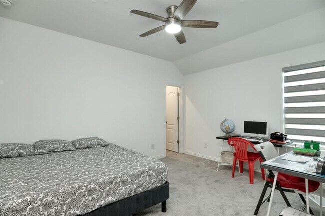 Building Photo - 2309 Wooded Run Trl