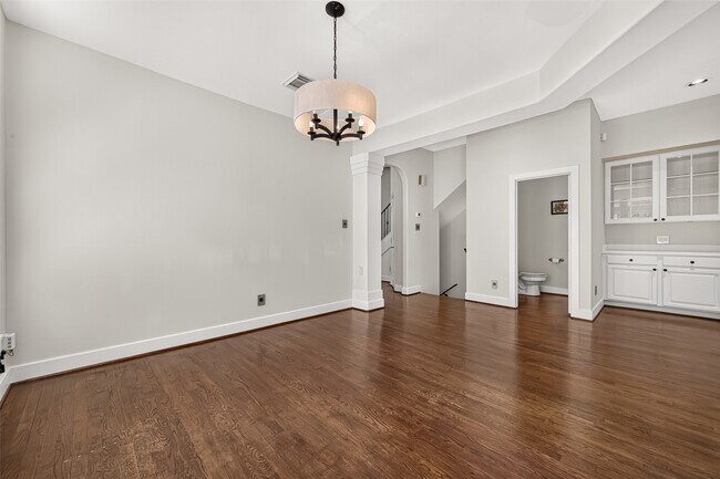 Building Photo - 6308 Schuler St