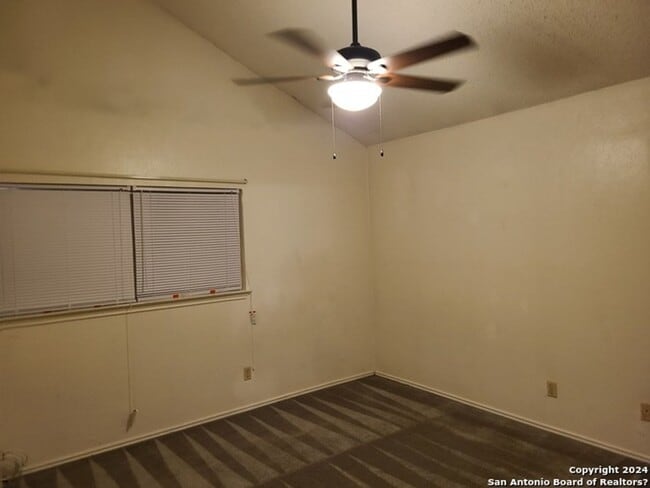 Building Photo - 620 Fern Meadow Dr