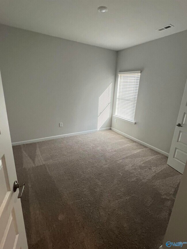 Building Photo - 184 Little Britain St