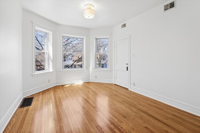 Building Photo - 1931 N Kostner Ave