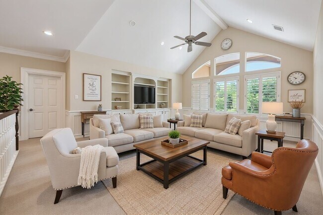 Building Photo - 15222 Hilltop View Dr