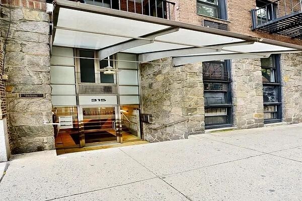 Building Photo - 315 W 55th St