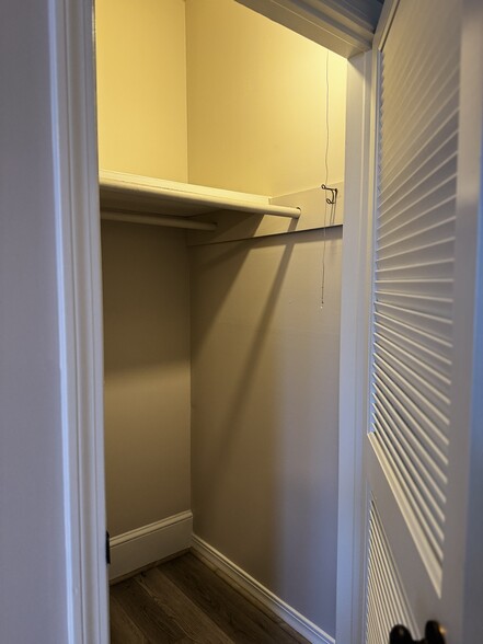 Building Photo - 66 Hamlet Ave