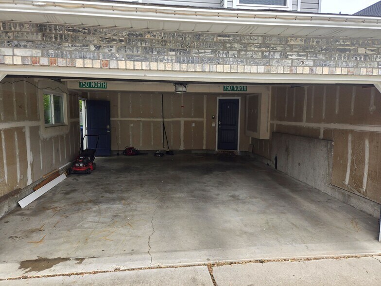 Extra deep 2 car garage - 315 W 750 N
