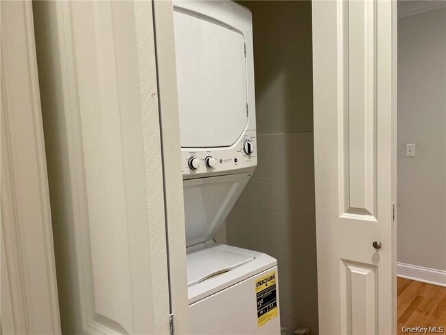 Building Photo - 29 Carpenter Ave