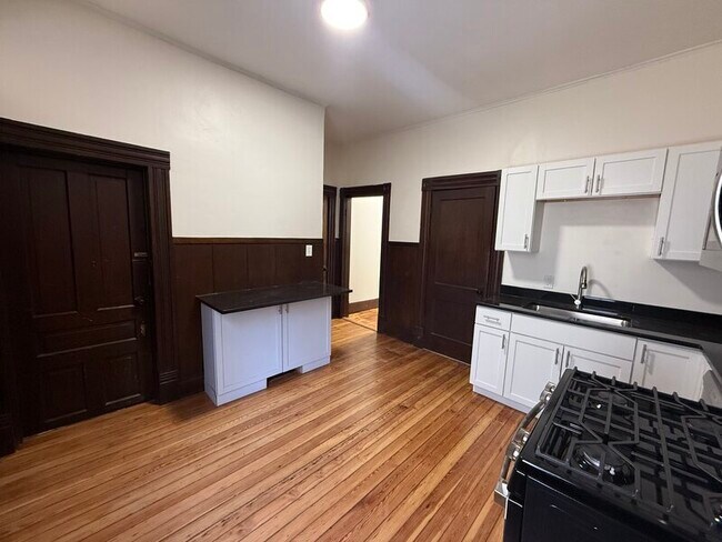 Building Photo - 187-189 E Whittier St