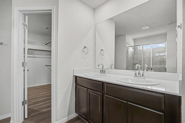 Building Photo - 5404 Bellissima Way