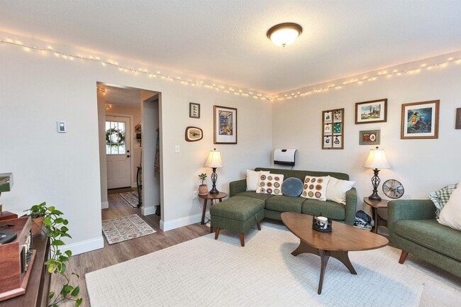 Building Photo - 147 Beech St