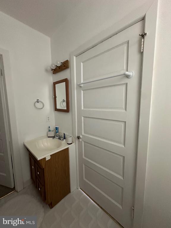 Building Photo - 12 N Swarthmore Ave