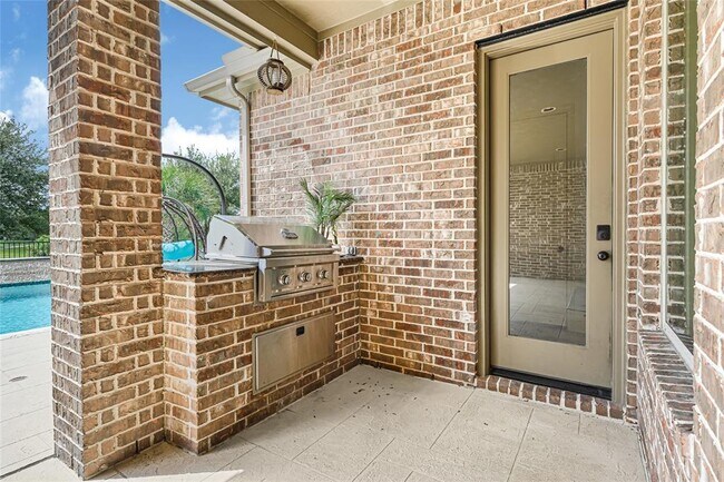 Building Photo - 19003 Cove Manor Dr