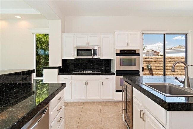 Kitchen - 69457 Turnberry Ct