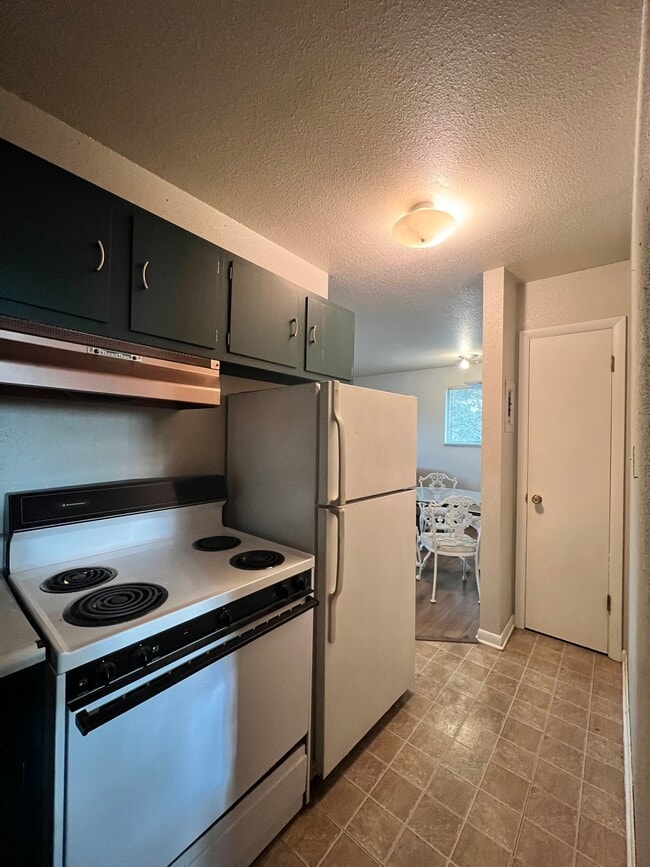 Building Photo - 1309 Burton Ct