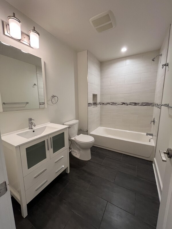 Building Photo - 1219 N 5th St