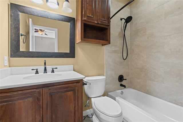 Building Photo - 10437 Brangus Dr