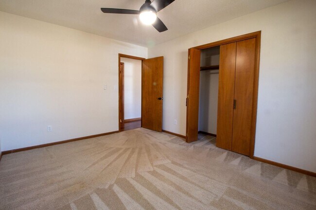Building Photo - 4 Bed 3 Bath 2 Car Garage