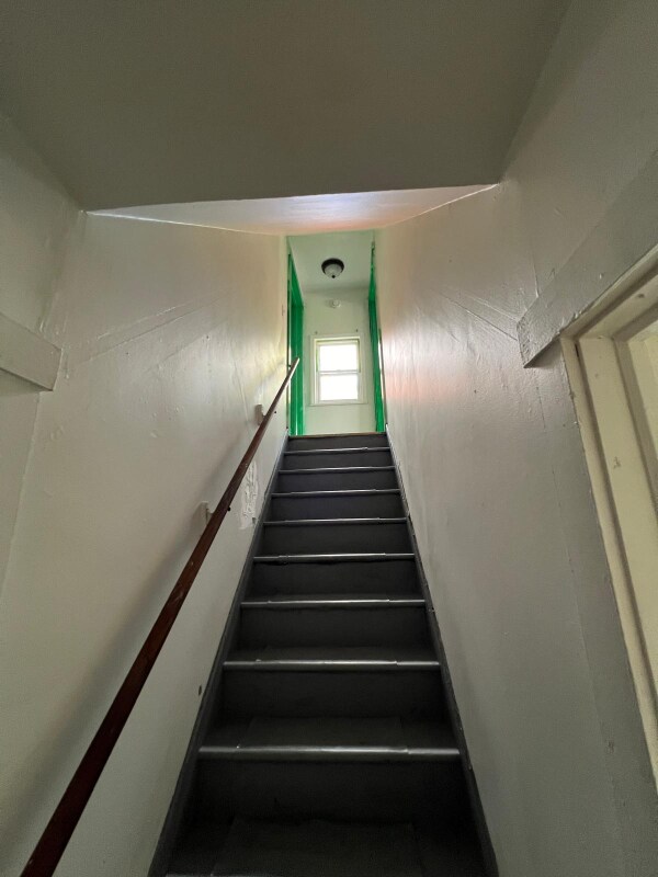 Building Photo - 421-423-423 Caldwell St