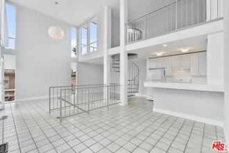 Building Photo - 114 Fleet St