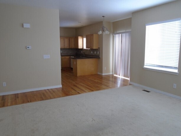Building Photo - 3548 Maple Cir
