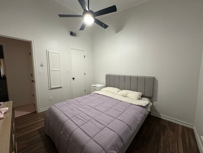 Private Room Furnished - 2730 Silver Creek Dr