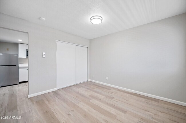 Building Photo - 3025 N 32nd St