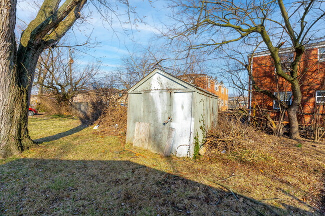 Building Photo - 1635 Elaine Rd