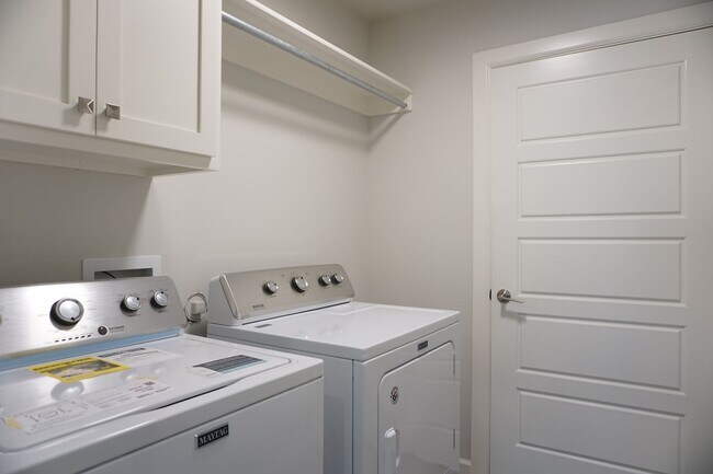 Building Photo - 3 Bedroom, 2 Bath With Office - Broken Arrow Schools
