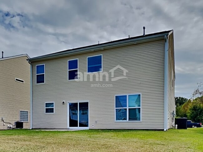 Building Photo - 136 Weeping Cypress Dr