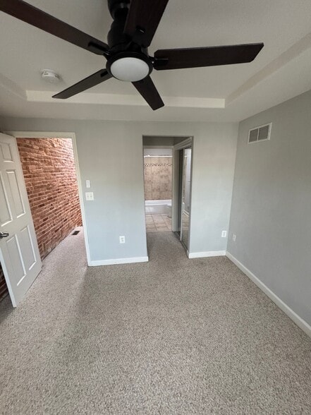 Building Photo - 11 N Streeper St